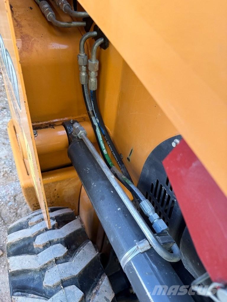 CASE SR 200 Мини товарачи
