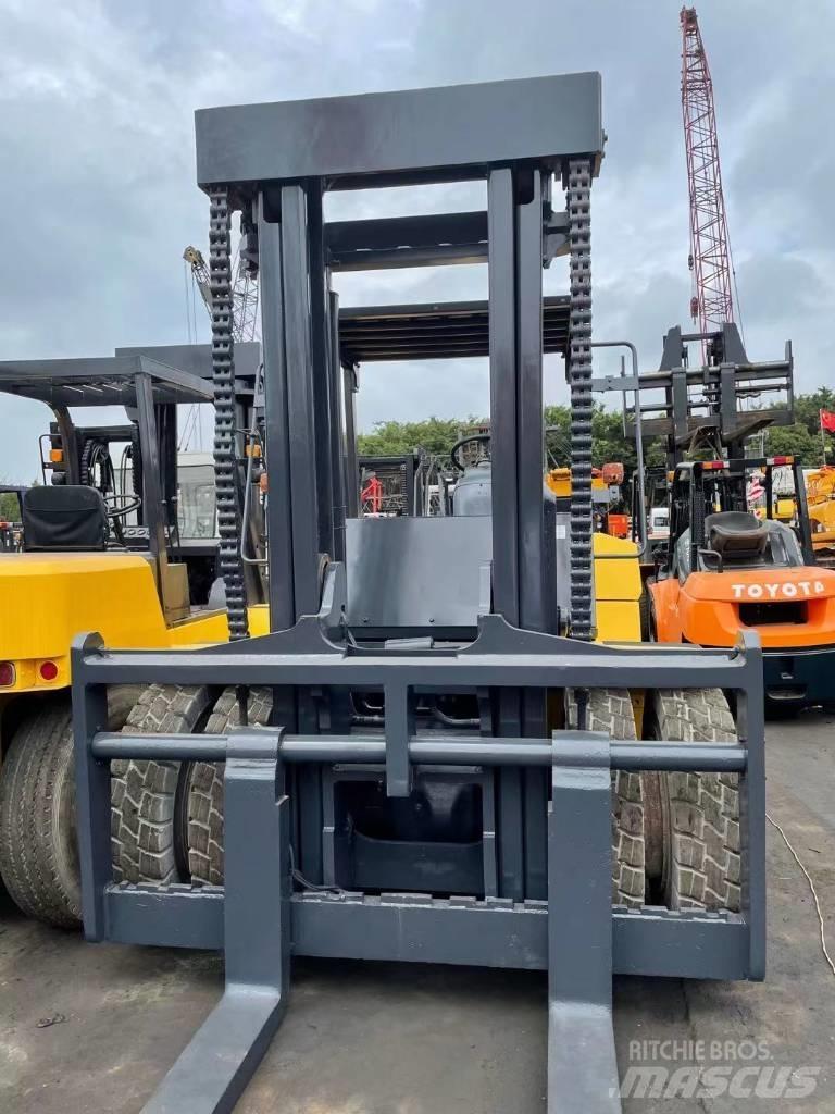 Komatsu 20 Ton Дизелови камиони