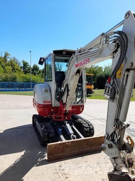 Takeuchi TB 230 Мини екскаватори < 7 т