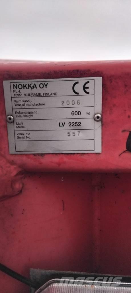 Esko 2252 Снегохвъргачки
