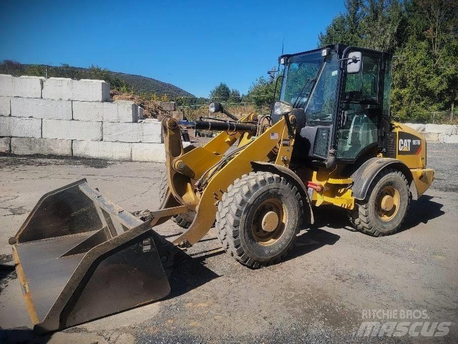 CAT 907 M Колесни товарачи