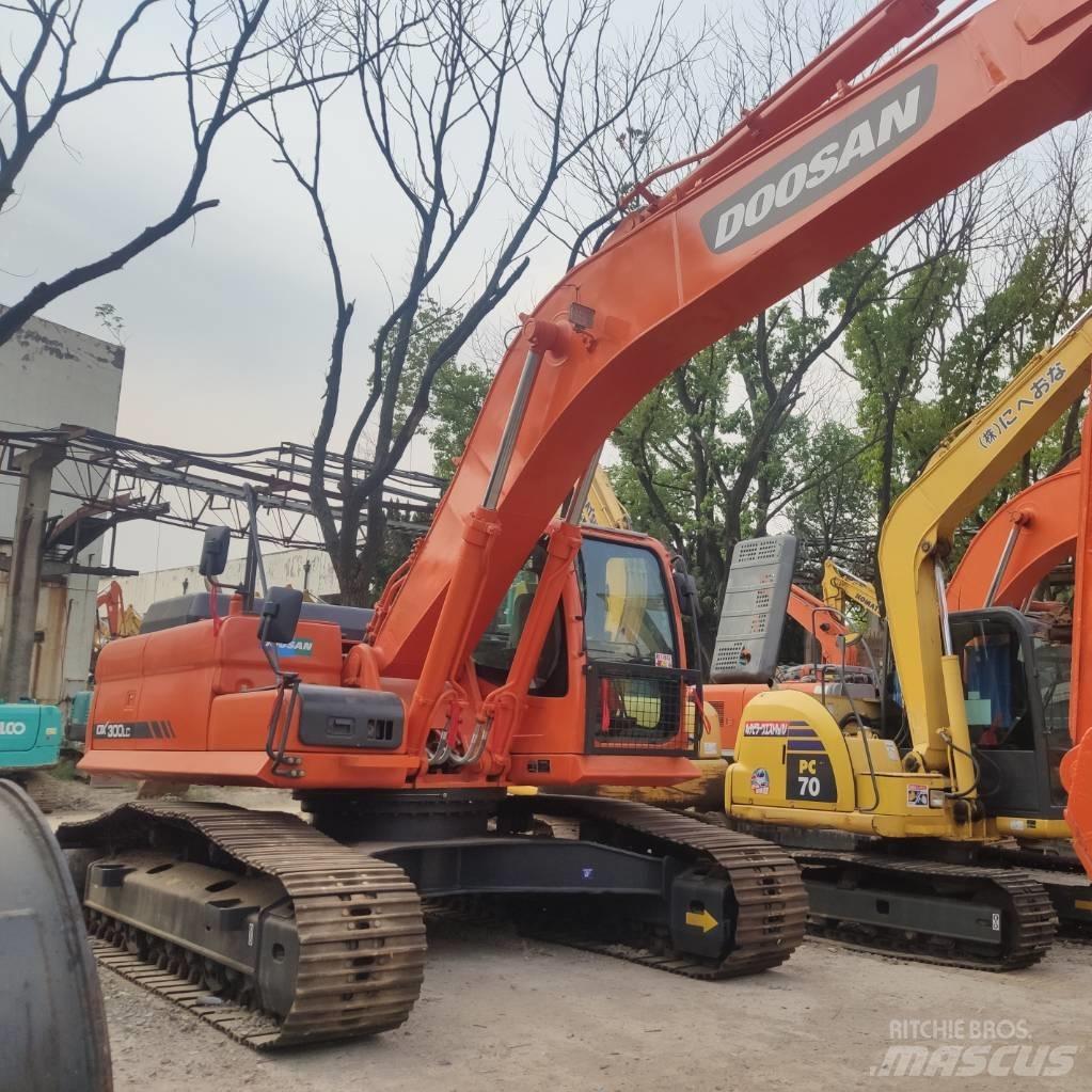 Doosan DX 300 Верижен екскаватор
