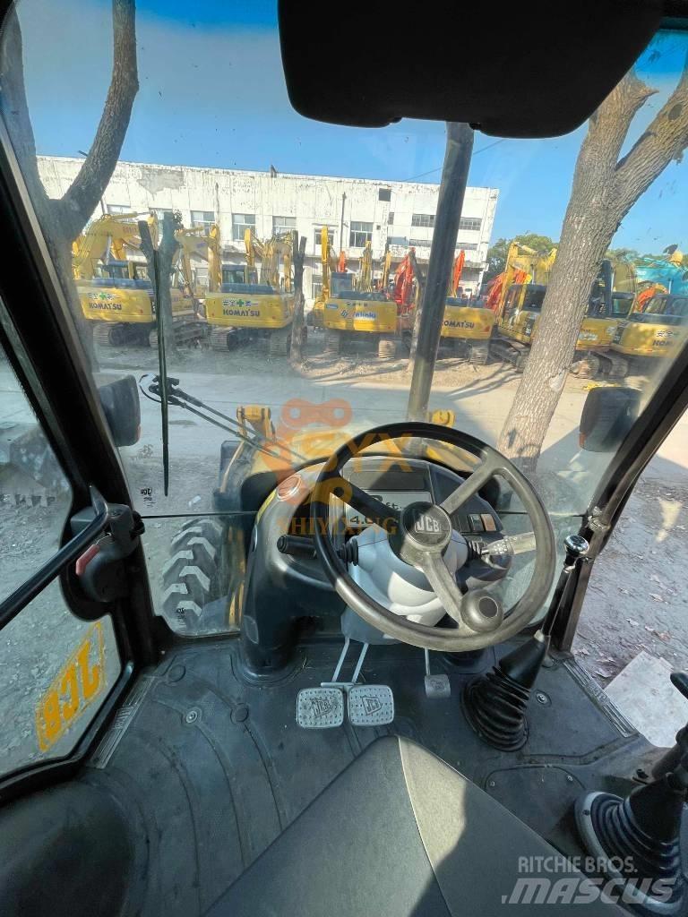 JCB 3 CX Товарач със заден ексватор