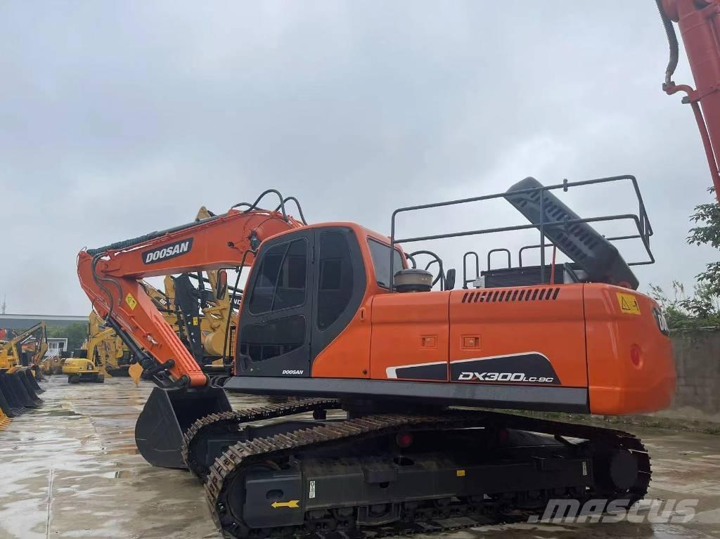 Doosan DX 300 LC Верижен екскаватор