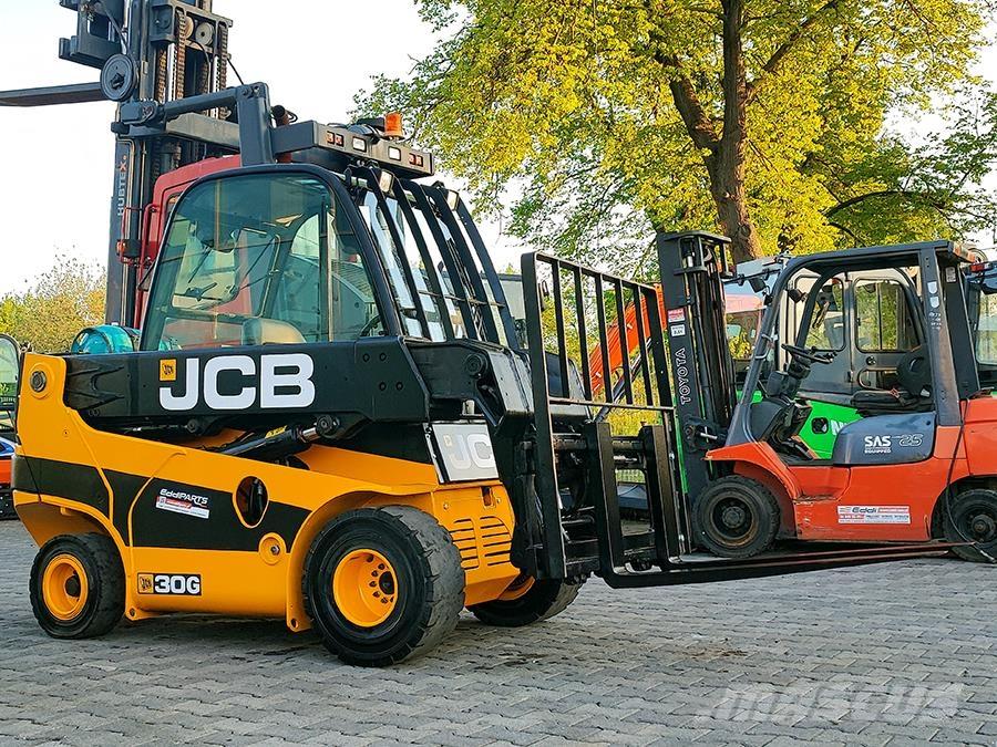 JCB TLT30G Камиони с АГУ