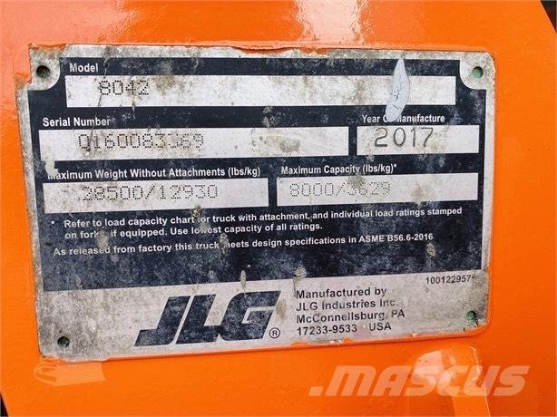 SkyTrak 8042 Телескопични товарачи