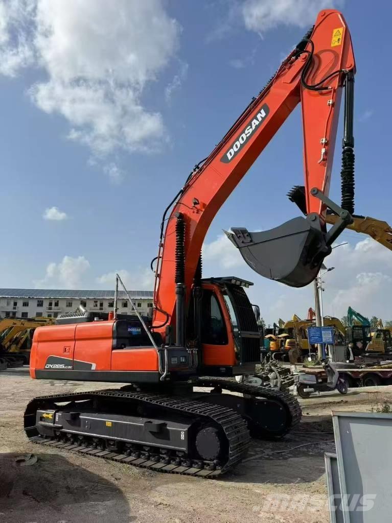 Doosan 225 LCA Верижен екскаватор
