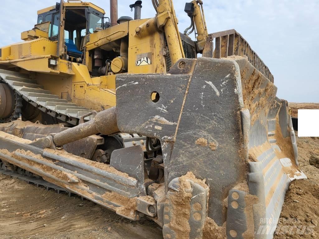 CAT D11N Верижни булдозери
