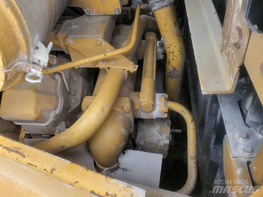 CAT D11N Верижни булдозери
