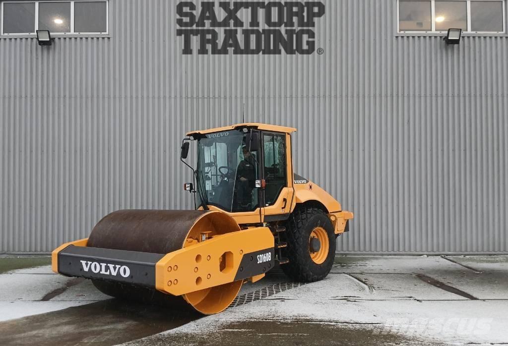 Volvo SD160 B, Vält Пневматични гумени  ролки
