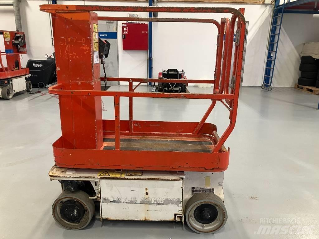 JLG 1230 ES Вертикални мачтови повдигачи
