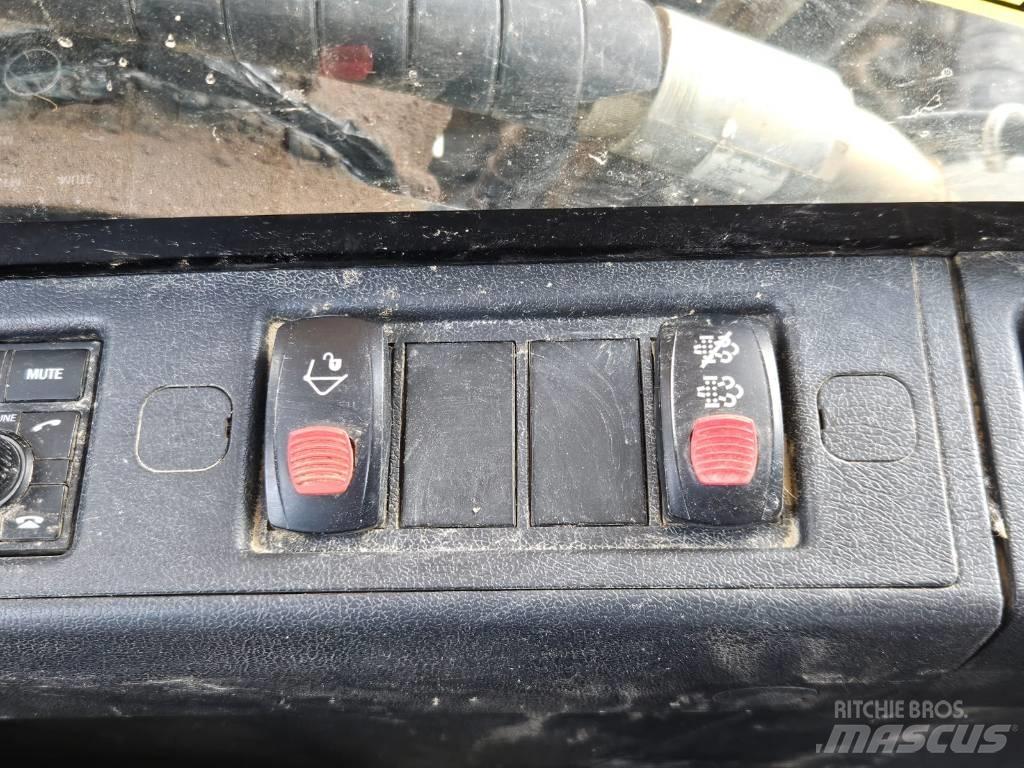 Hyundai HX 220 L Верижен екскаватор