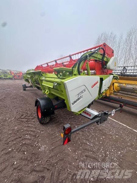 CLAAS TRION 530 Комбайни