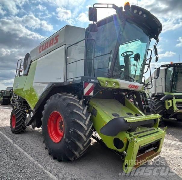CLAAS TRION 530 Комбайни