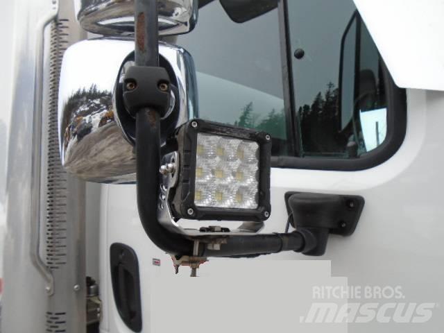 Freightliner M2 106 Каросерии
