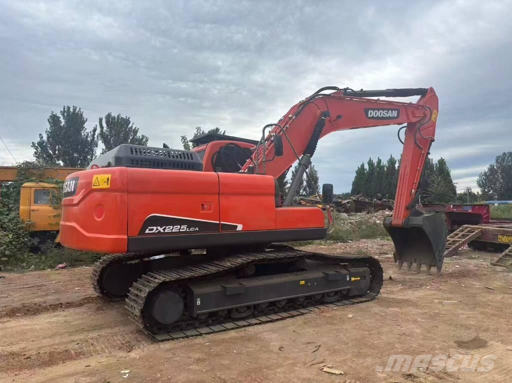 Doosan DX 225 Верижен екскаватор