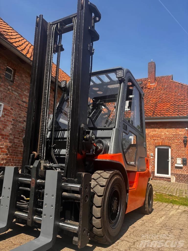 Toyota 62-7 FDF 25 Дизелови камиони