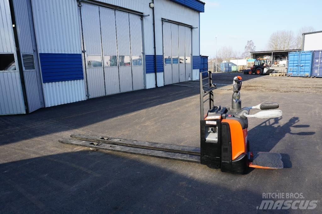 Toyota LPE250 Транспалетни колички с платформи