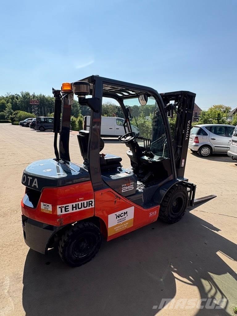 Toyota 8 FDF 25 Дизелови камиони