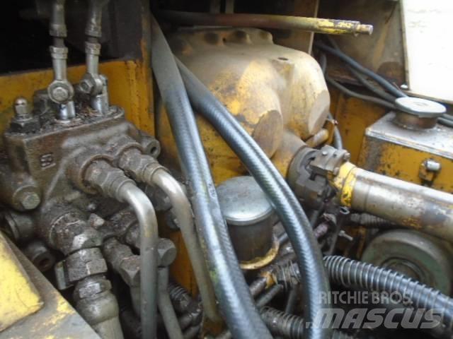 Clark 664B Скидери
