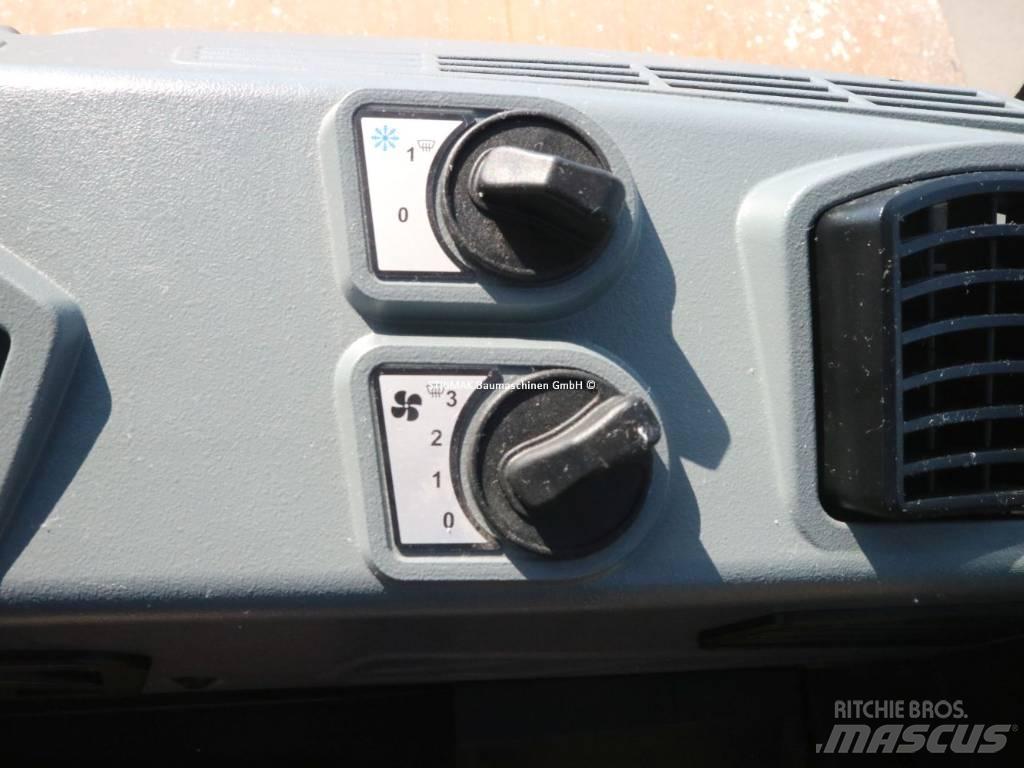 Bomag BW 211 D-50 Еднобарабанни ролки
