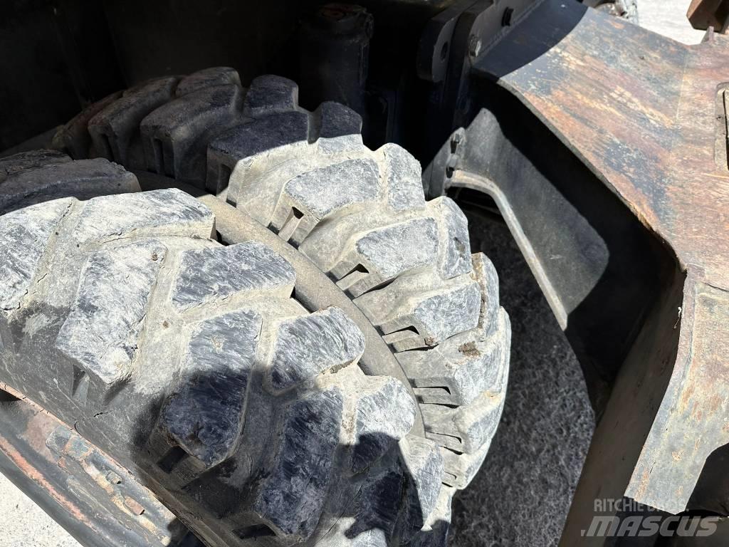 Komatsu PW130 ES-6K Колесни екскаватори
