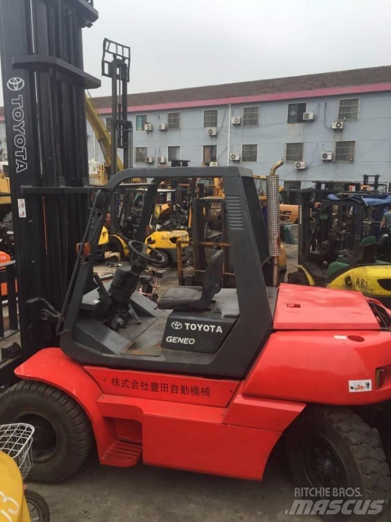 Toyota 8 Ton Дизелови камиони