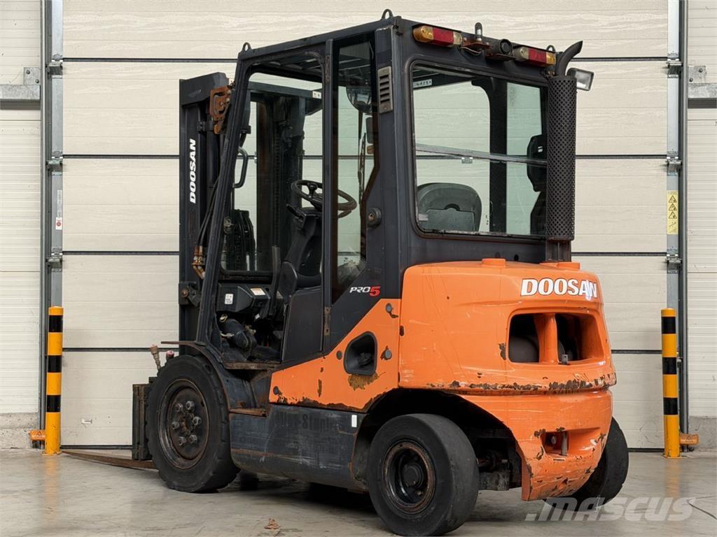 Doosan D20S-5 Дизелови камиони