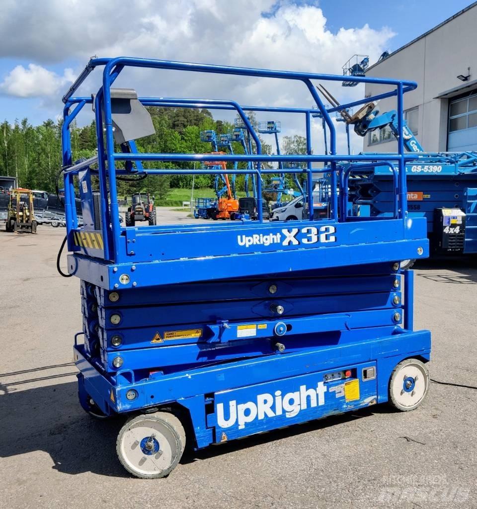 UpRight X32N Ножични работни платформи