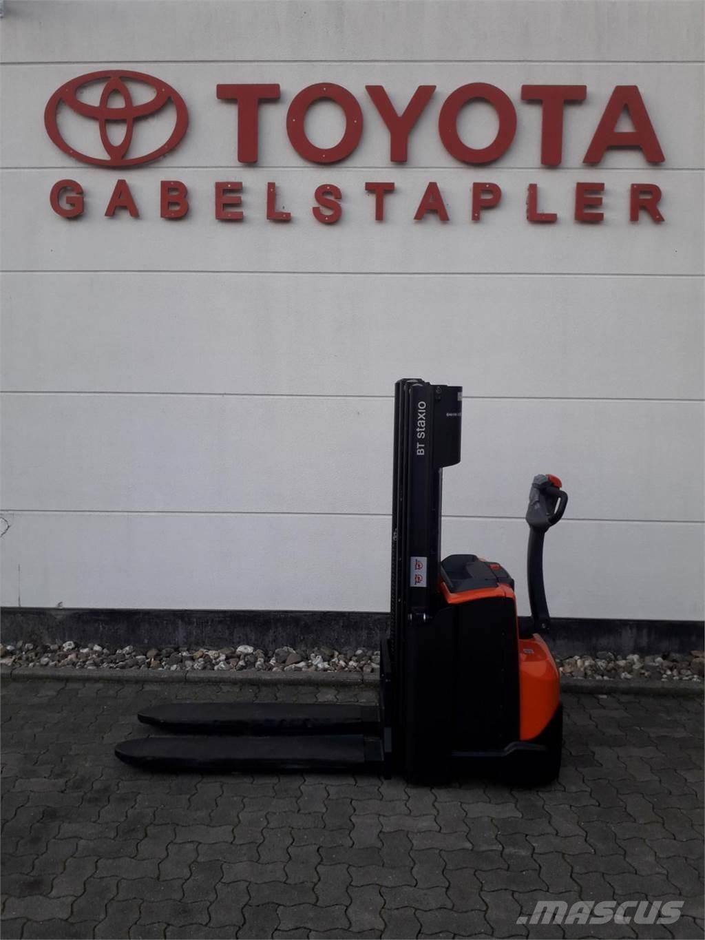 Toyota SWE120 Колички високоповдигачи с теглич