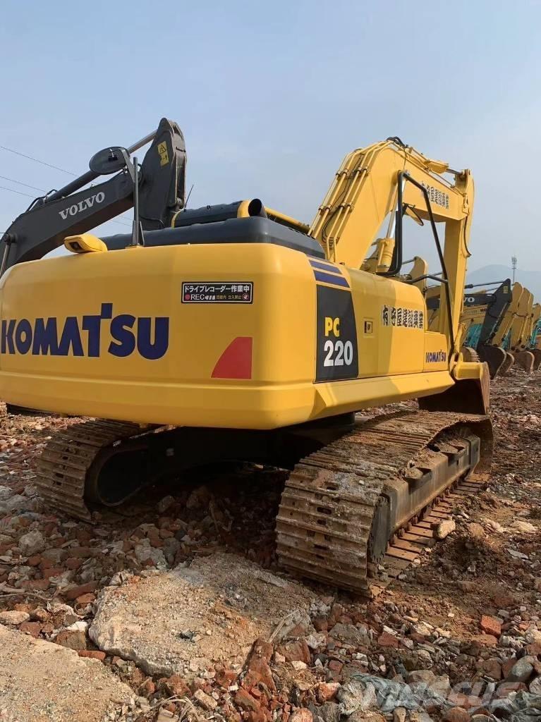 Komatsu PC 220-8 Средни екскаватори 7т - 12т