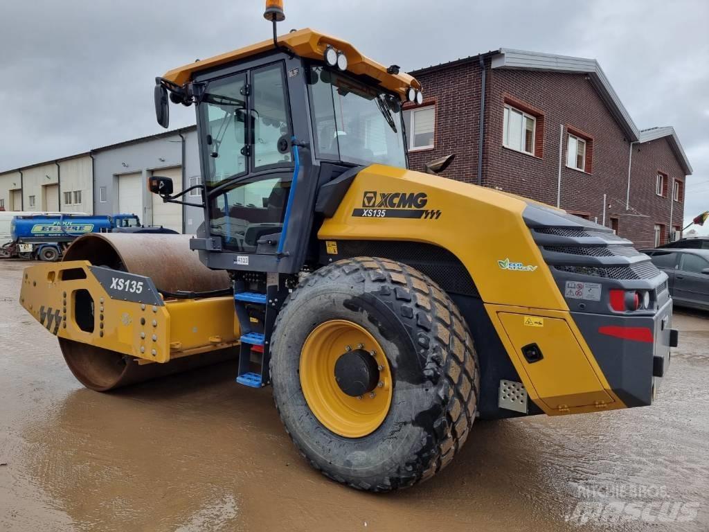 XCMG XS 135 Еднобарабанни ролки
