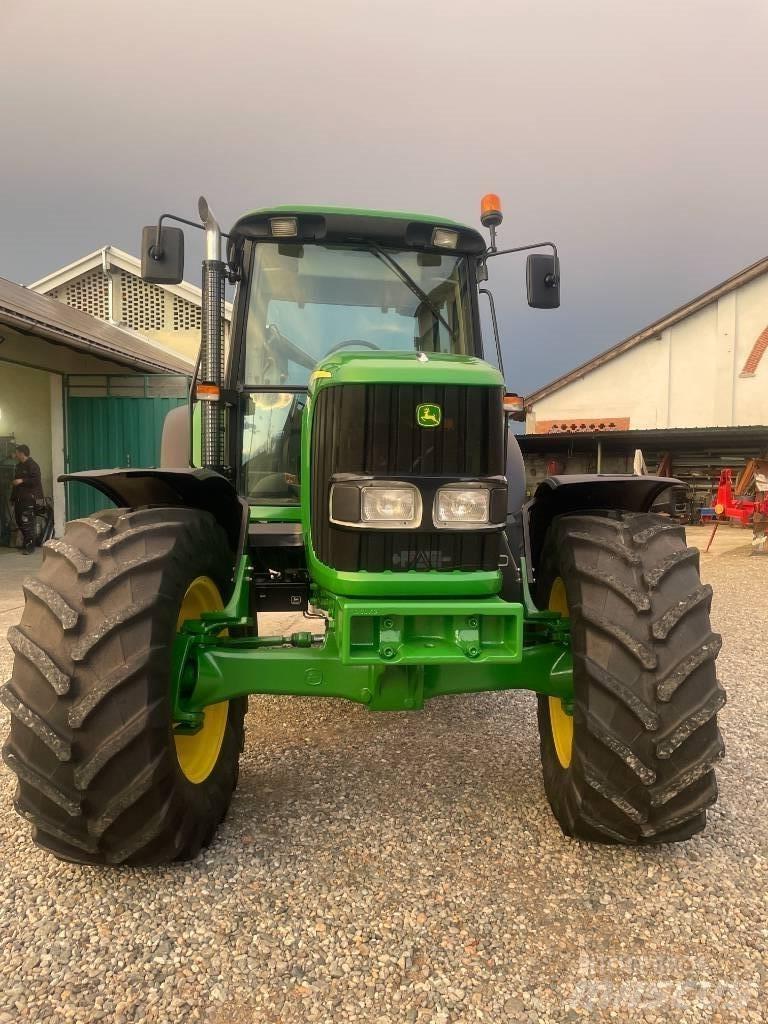 John Deere 6520 SE0 Трактори