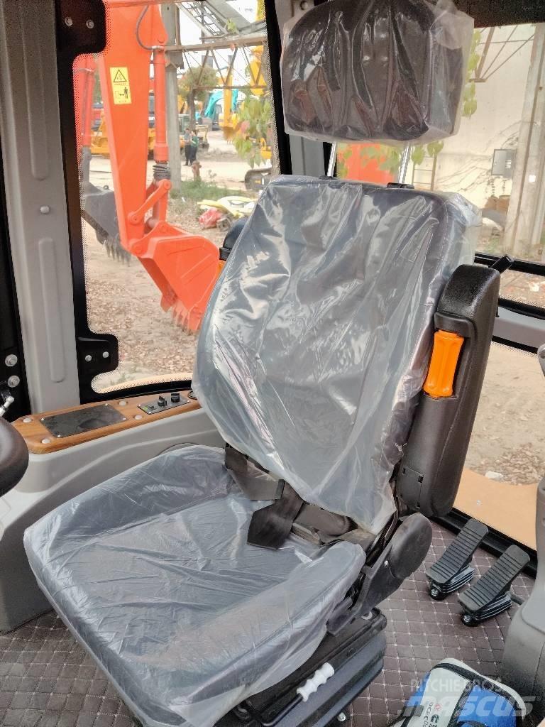 CAT 420F Товарач със заден ексватор