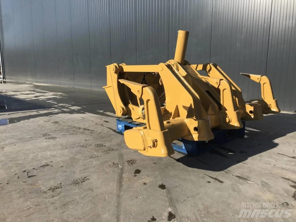 CAT 120G Скарификатор