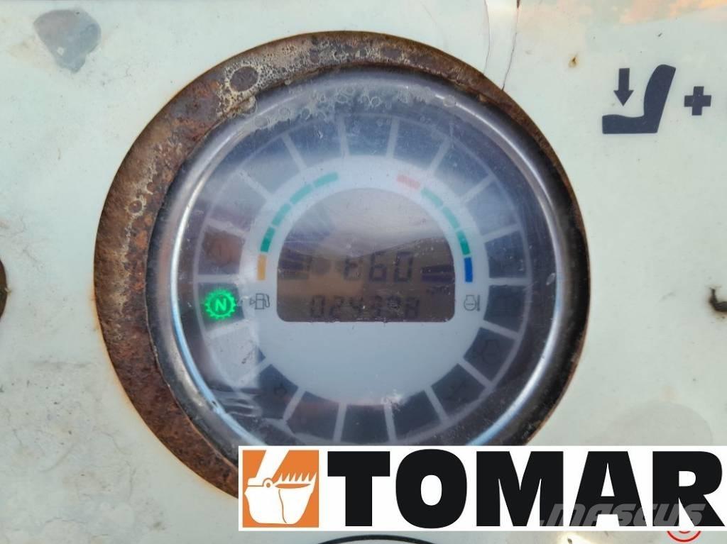 JCB 6 TST Странични самосвали