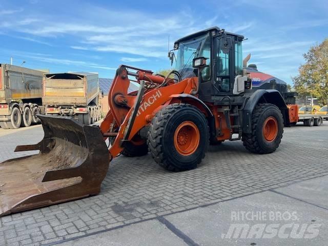 Hitachi ZW 180-6 Колесни товарачи