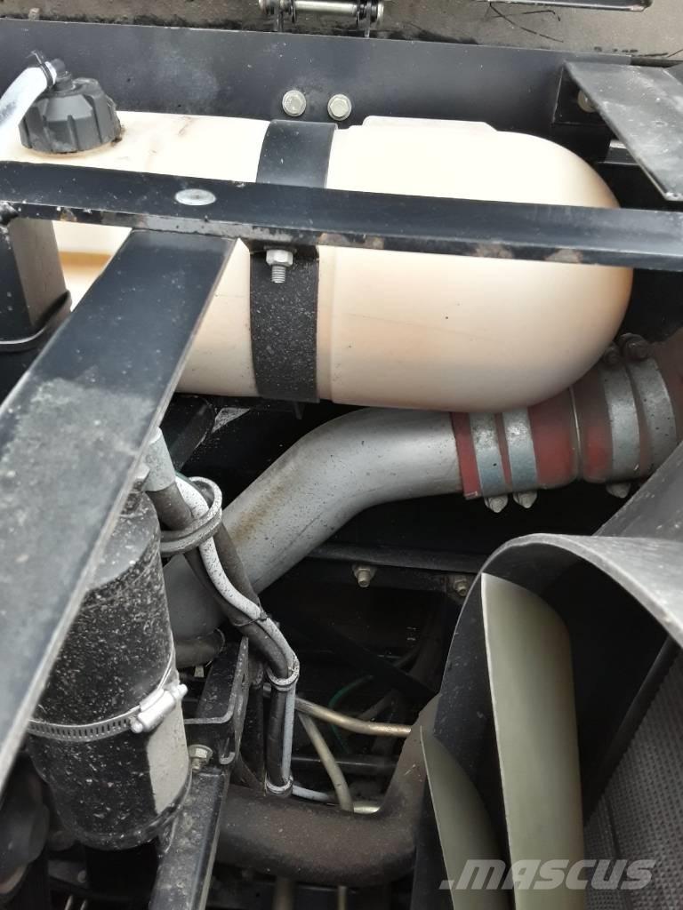 New Holland CX 8060 Комбайни