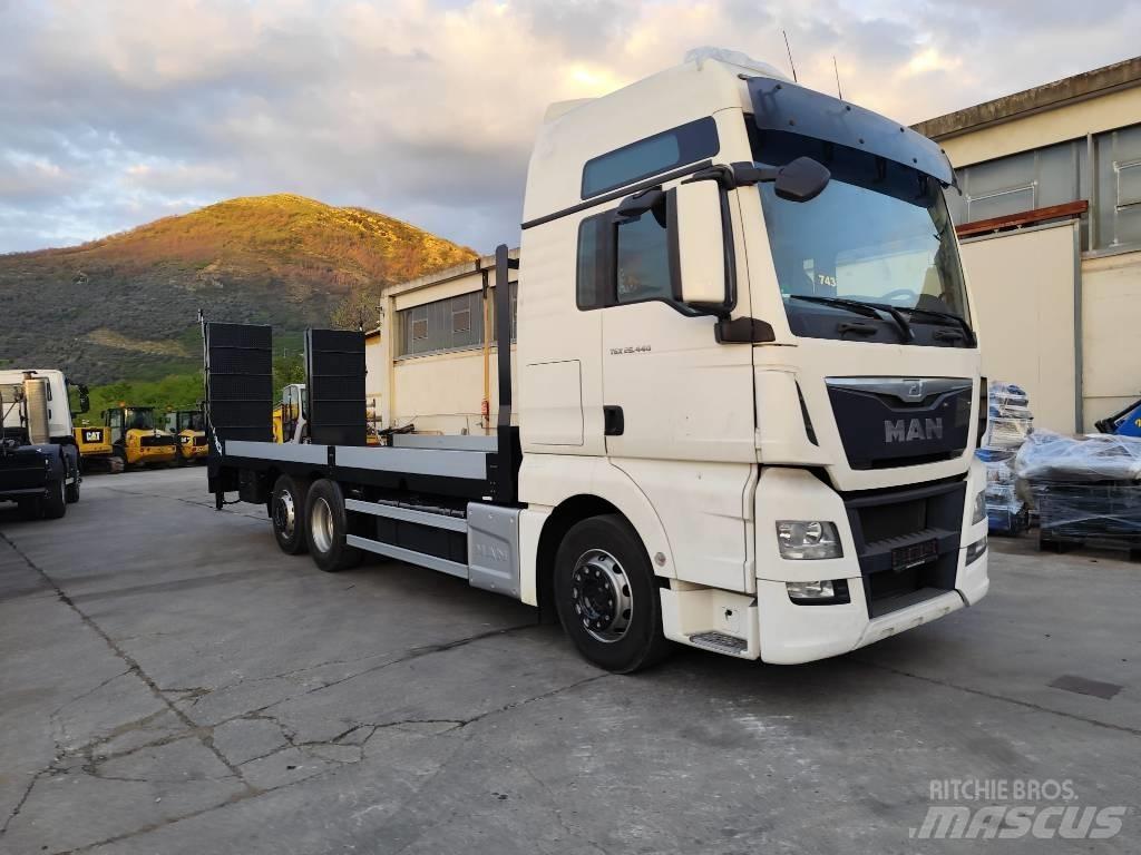 MAN TGX 26.440 Бордови камион / автолебедка