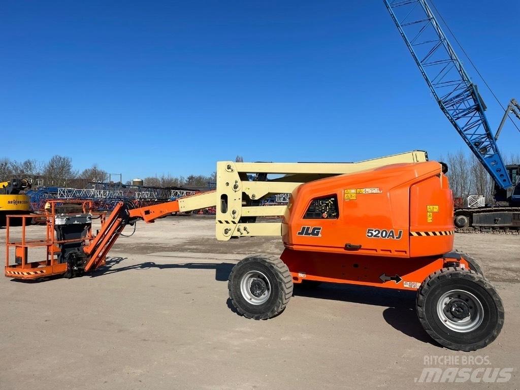 JLG 520 AJ Съчленени стрелови подемници