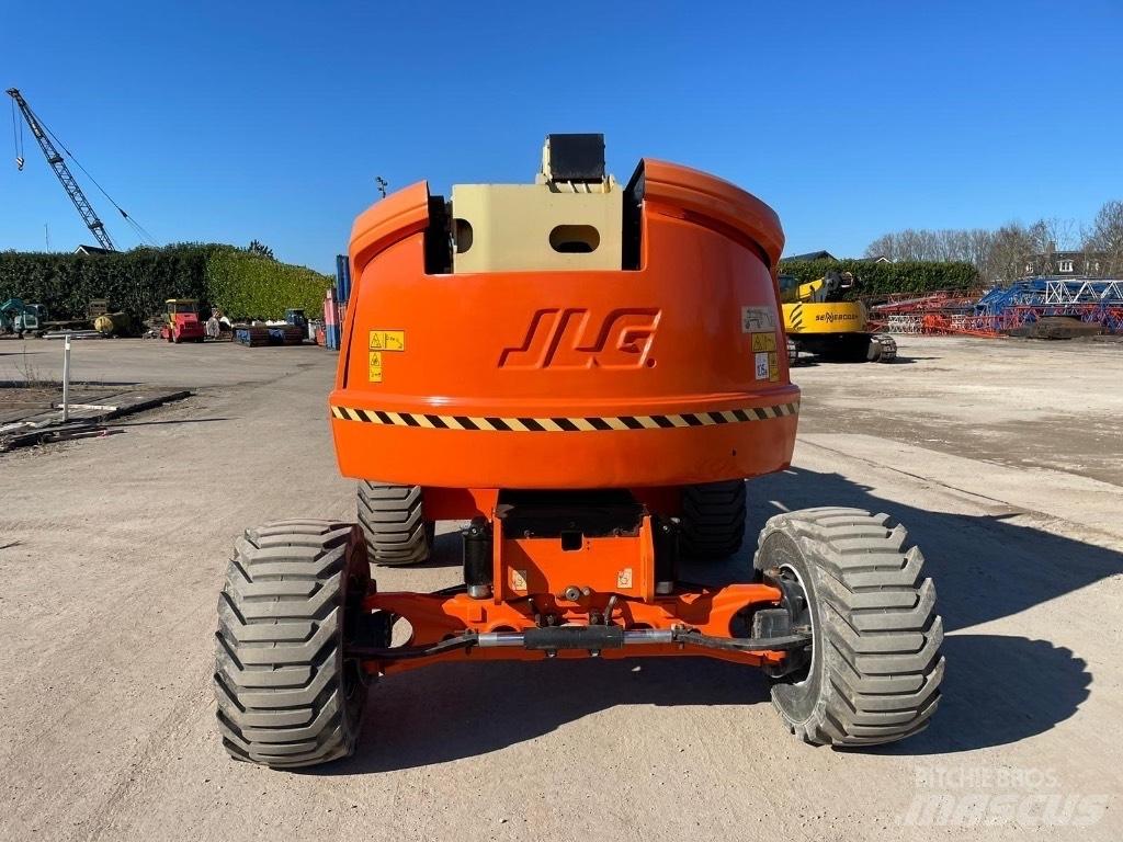 JLG 520 AJ Съчленени стрелови подемници