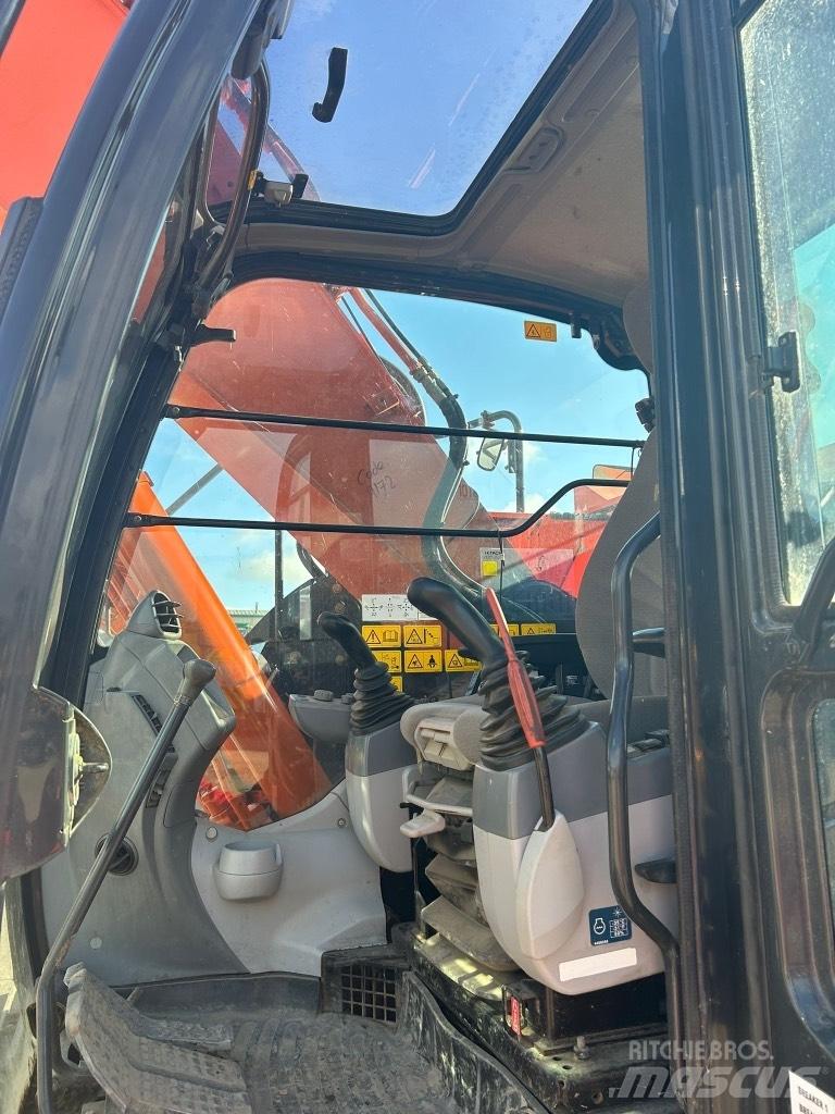 Hitachi ZX225 USLC-6 Верижен екскаватор