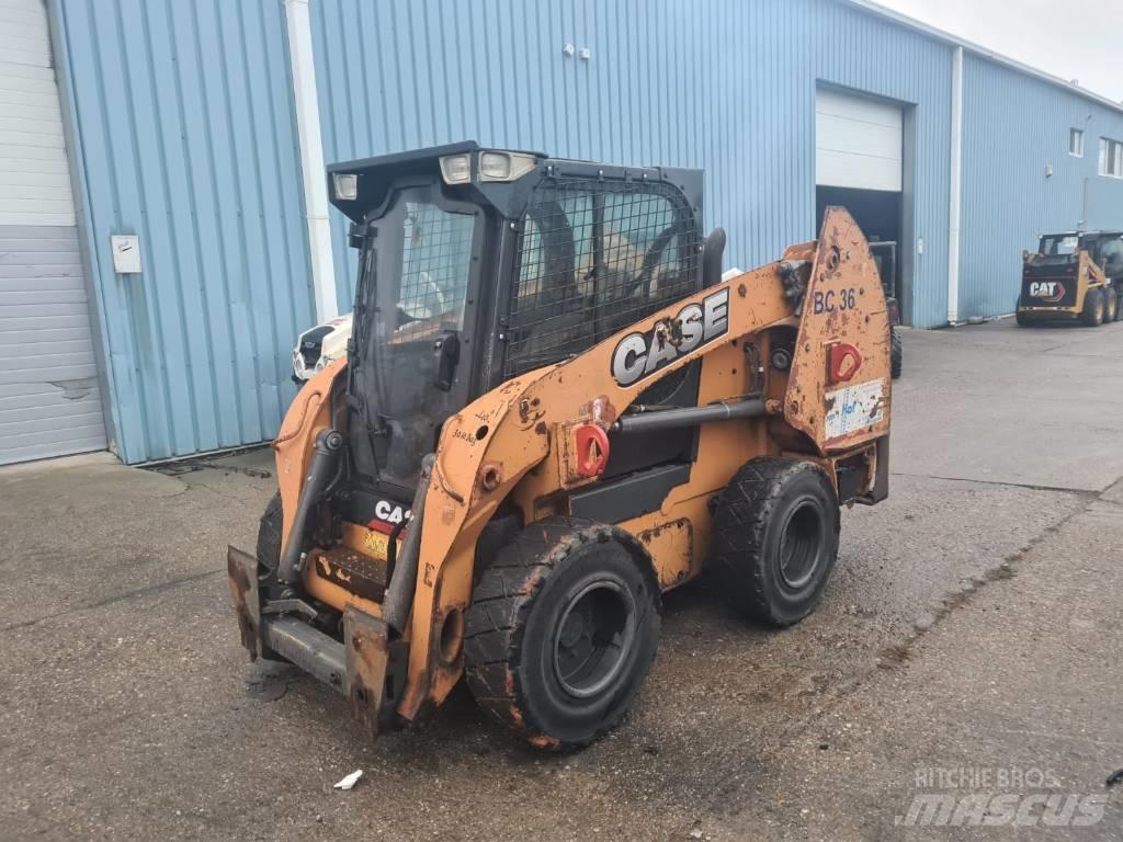 CASE SR 250 Мини товарачи
