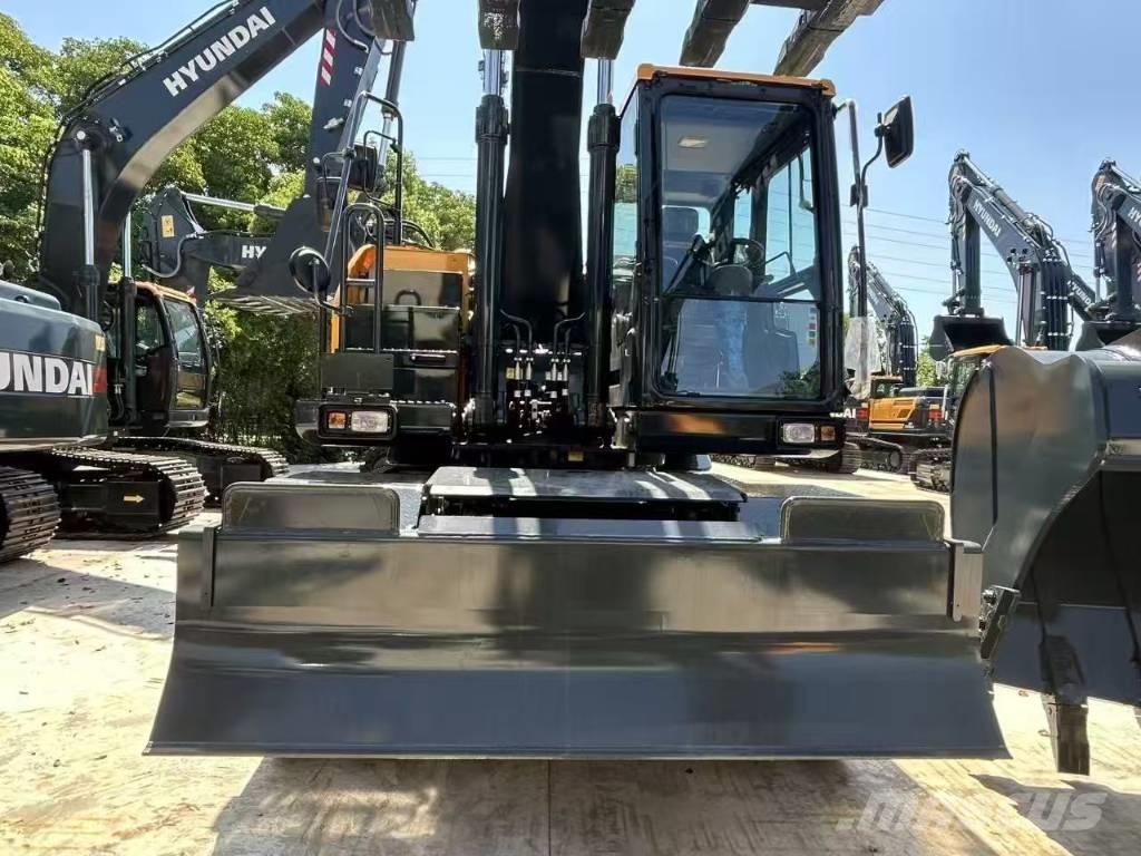 Hyundai HW 210 A Колесни екскаватори
