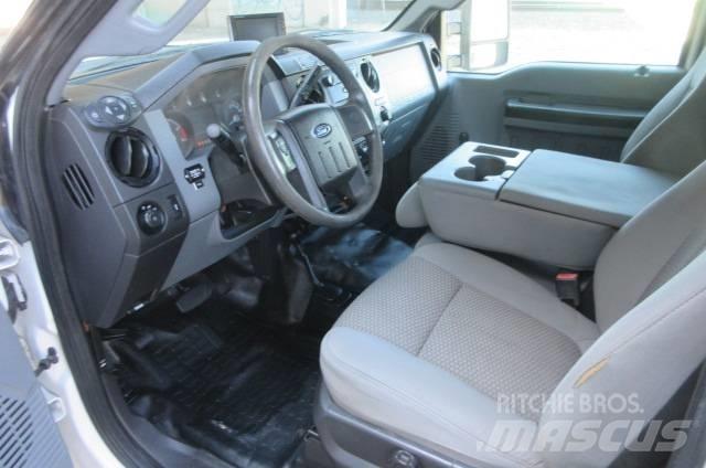 Ford F 550 Моторизирани платформи с талига