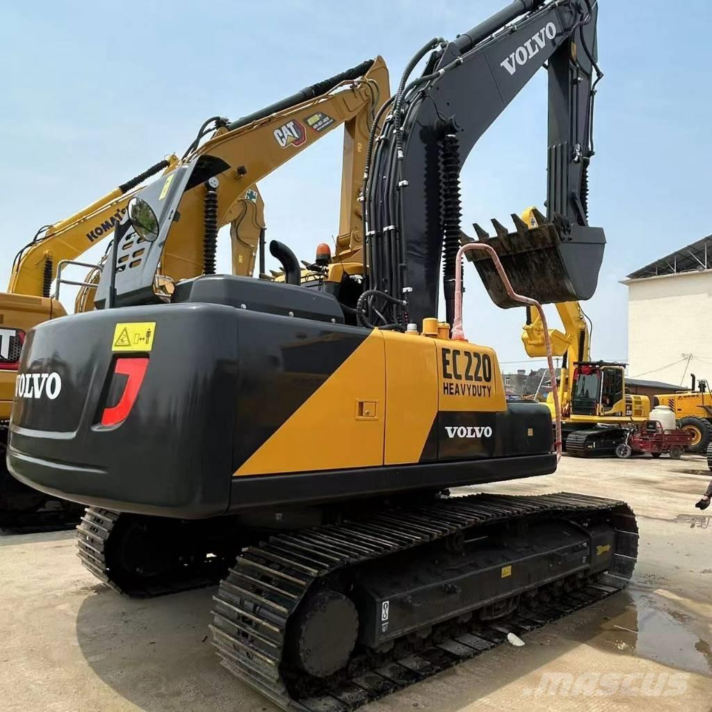 Volvo 220 Верижен екскаватор