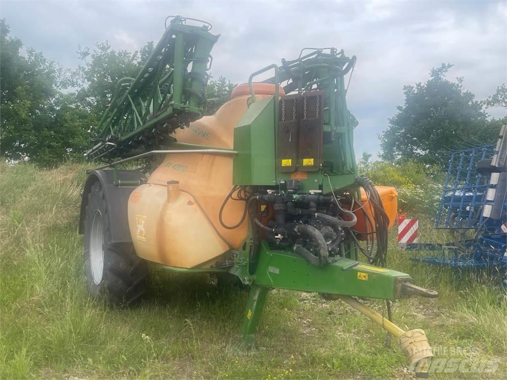 Amazone UX 4200 Прикачни пръскачки
