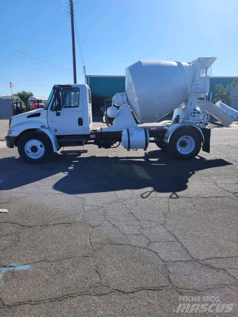 International 4300 Бордови
