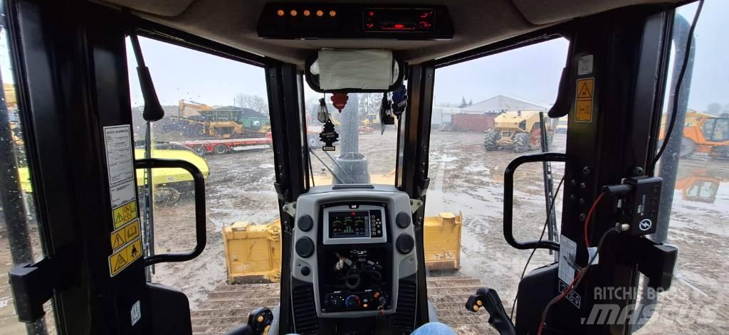 CAT D 6 N Верижни булдозери
