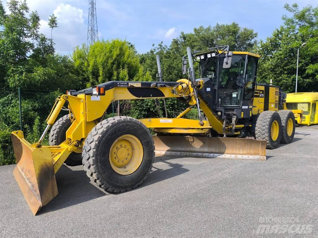 Komatsu GD 675-6 Грейдери